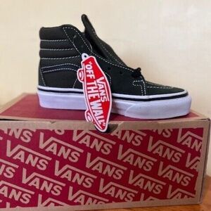 New Vans SK8-Hi Youth Kids Duffel Bag/Black Sneakers size 11.5